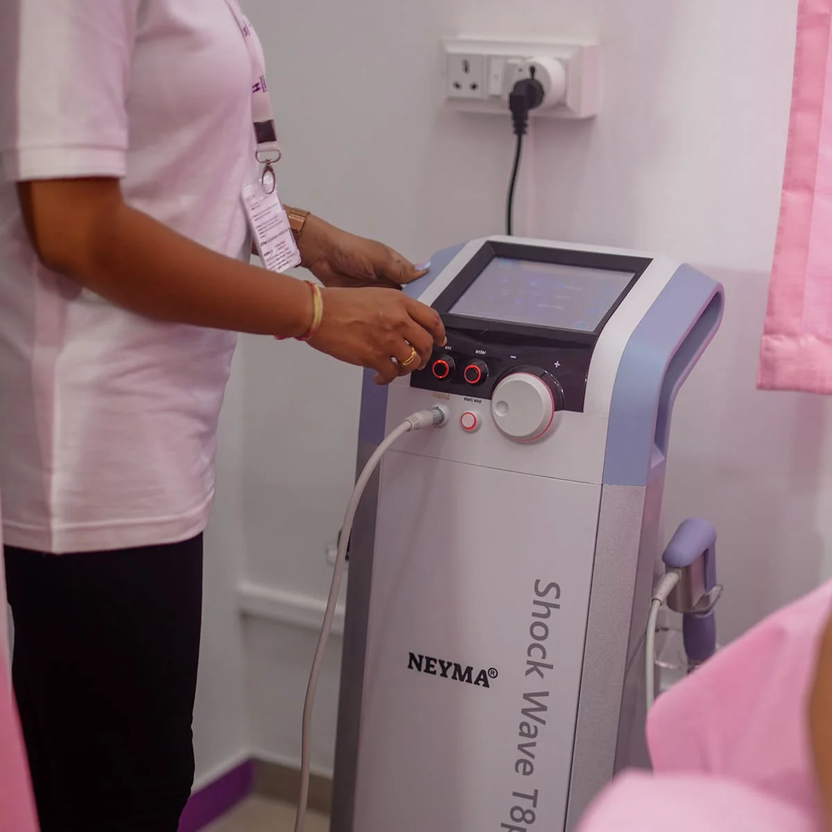 Physiotherapy treatment session in Mumbai