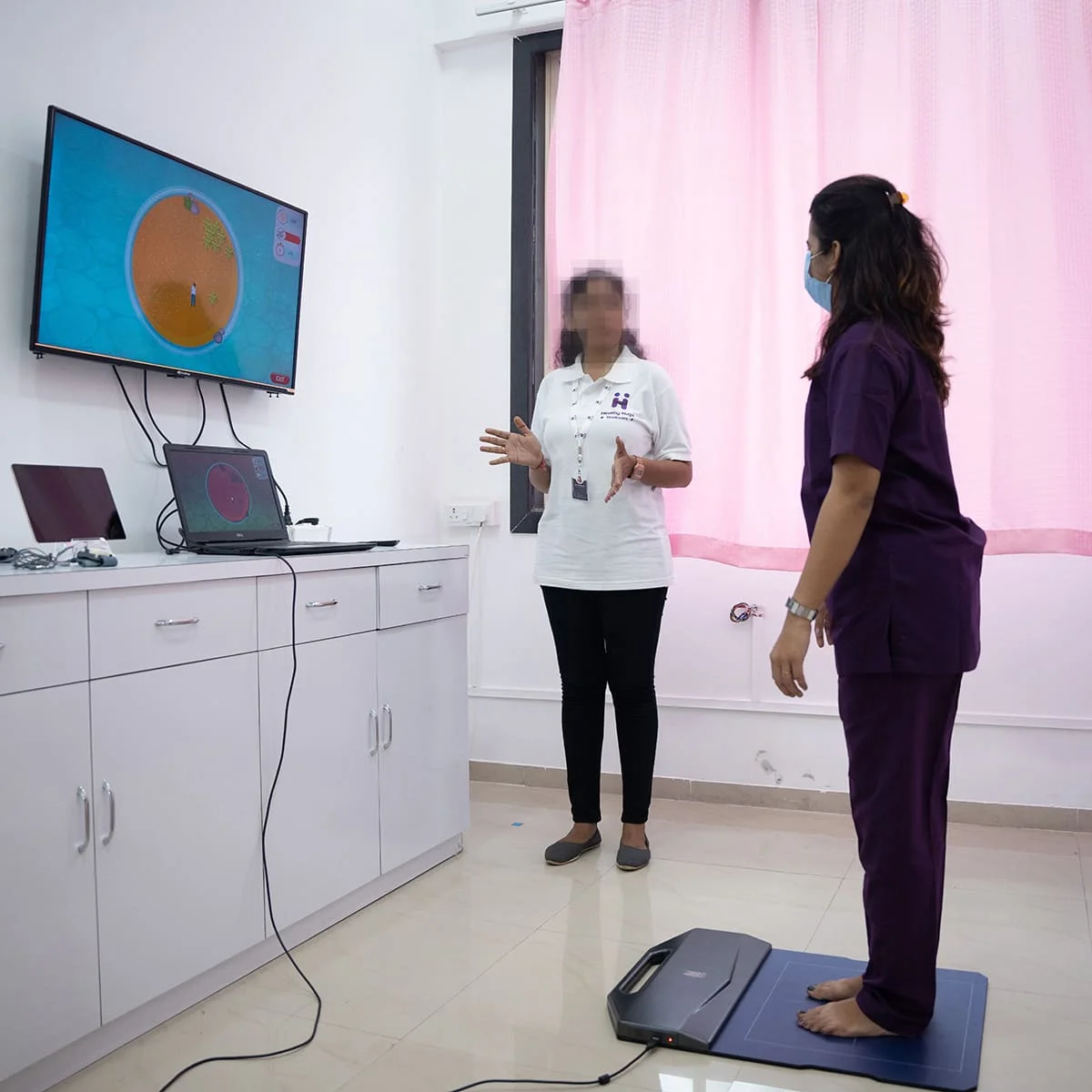 Physiotherapy treatment session in Mumbai